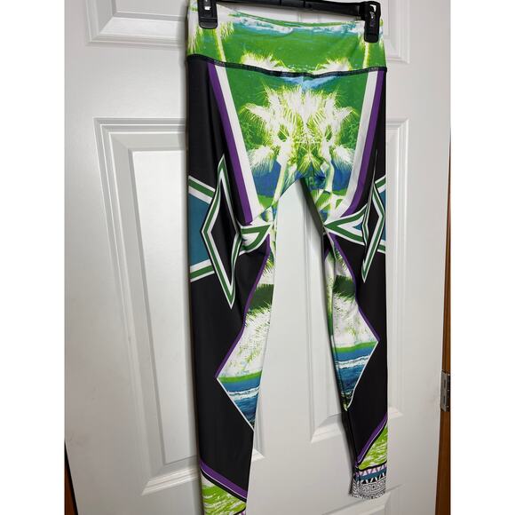 Onzie Small Medium Hot Yoga Graphic Print Legging Palm‎ Sunset Black Green Blue - Picture 3 of 9